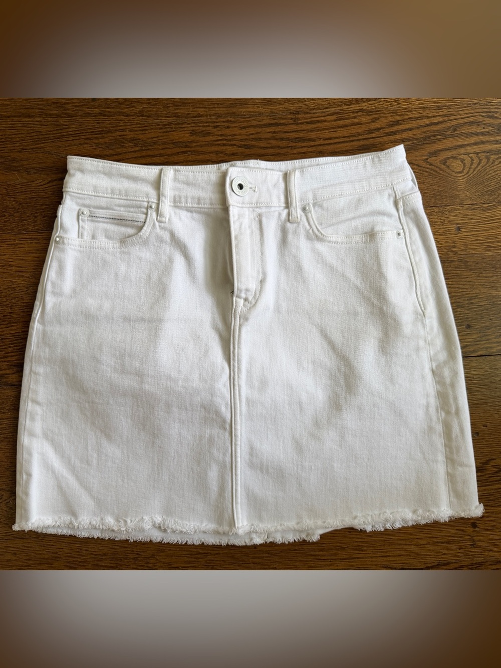 Vineyard Vines White Denim Skirt size 6